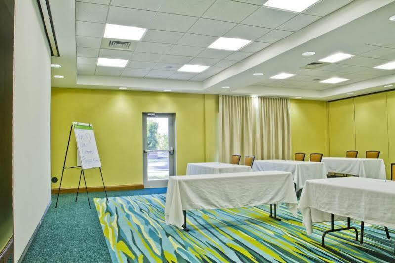 Springhill Suites By Marriott Charlotte בלנטיין מראה חיצוני תמונה