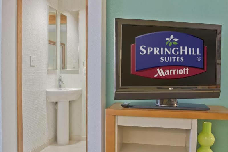 Springhill Suites By Marriott Charlotte בלנטיין מראה חיצוני תמונה