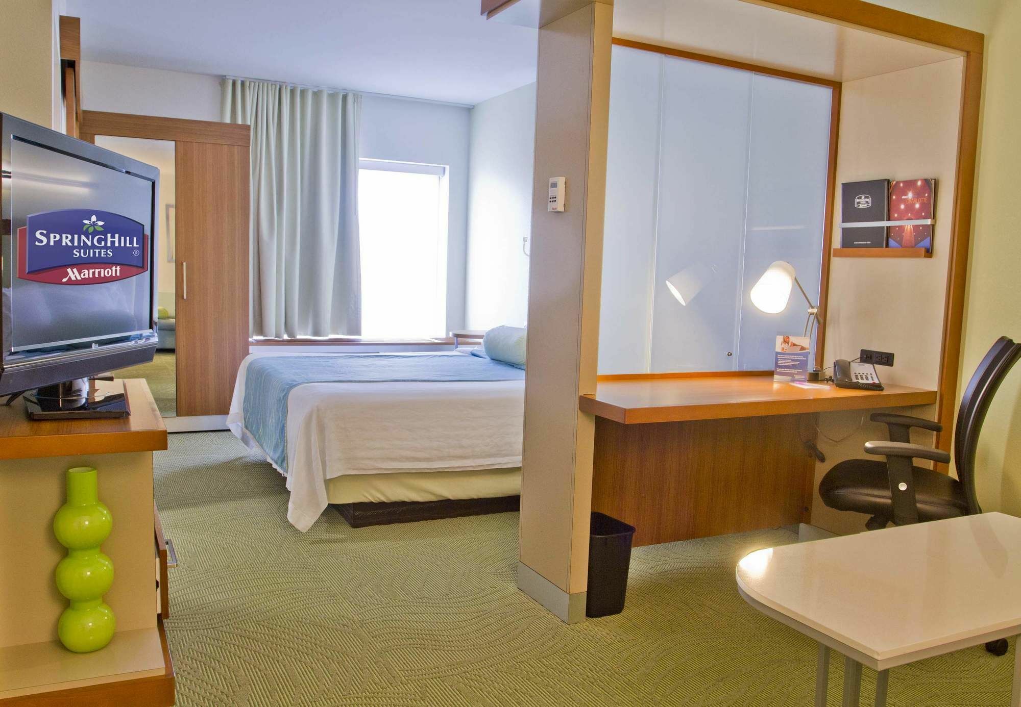 Springhill Suites By Marriott Charlotte בלנטיין מראה חיצוני תמונה
