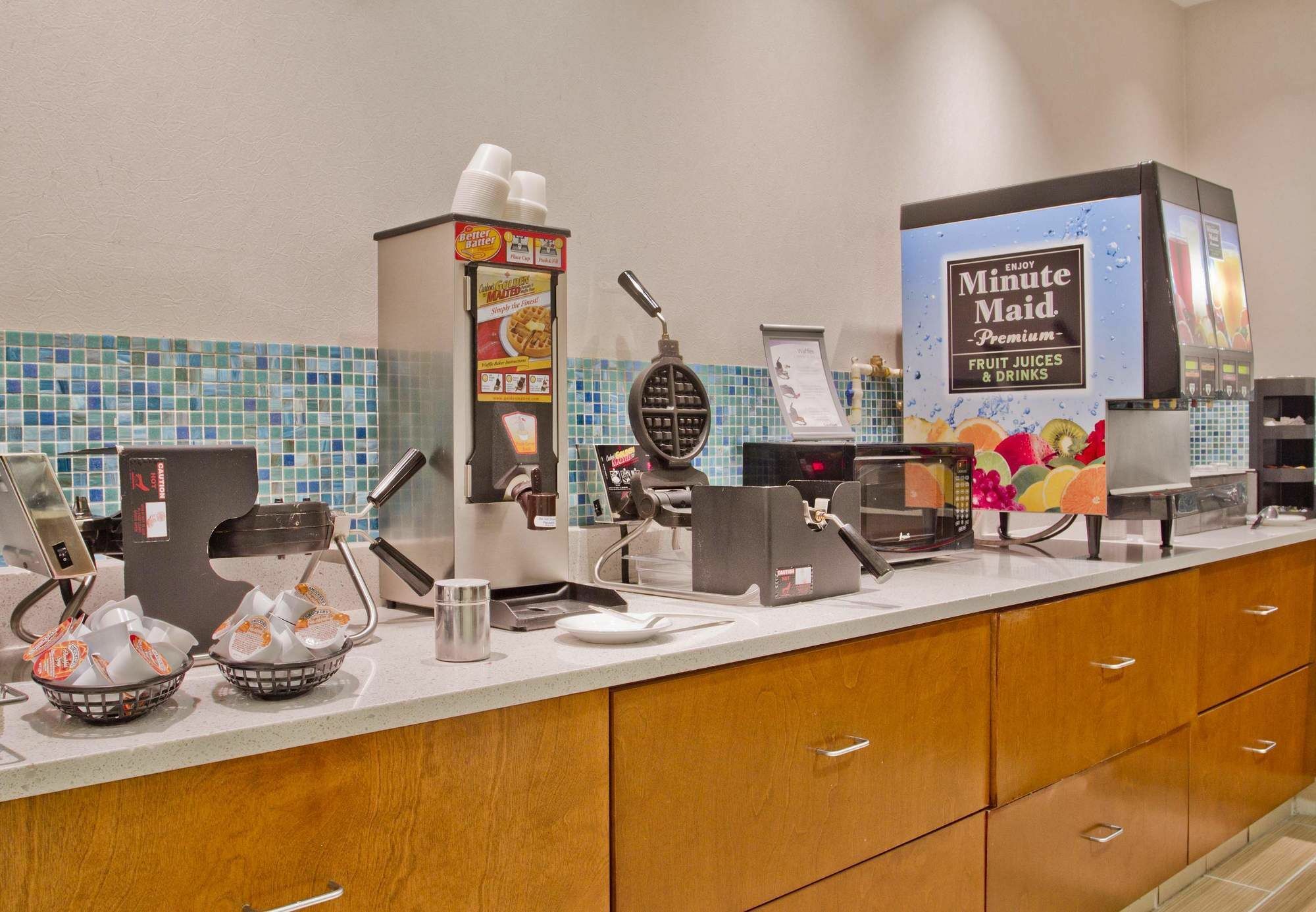 Springhill Suites By Marriott Charlotte בלנטיין מראה חיצוני תמונה